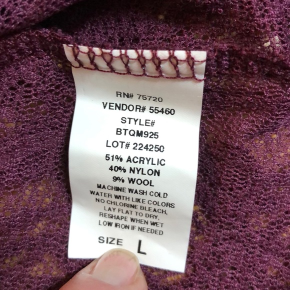 NWT! BKE burgundy lace top - Picture 3 of 4